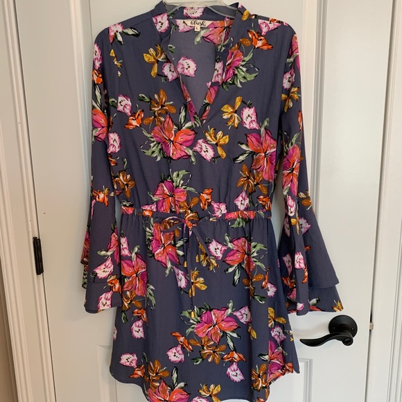 Blush Dresses & Skirts - Women’s Boutique Brand Blush Floral Dress Large
